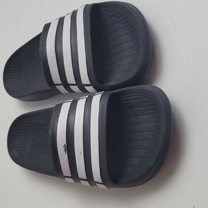 ADIDAS SLIDES SANDALS  BLACK WHITE STRIPES SIZE 5 FLIP FLOPS